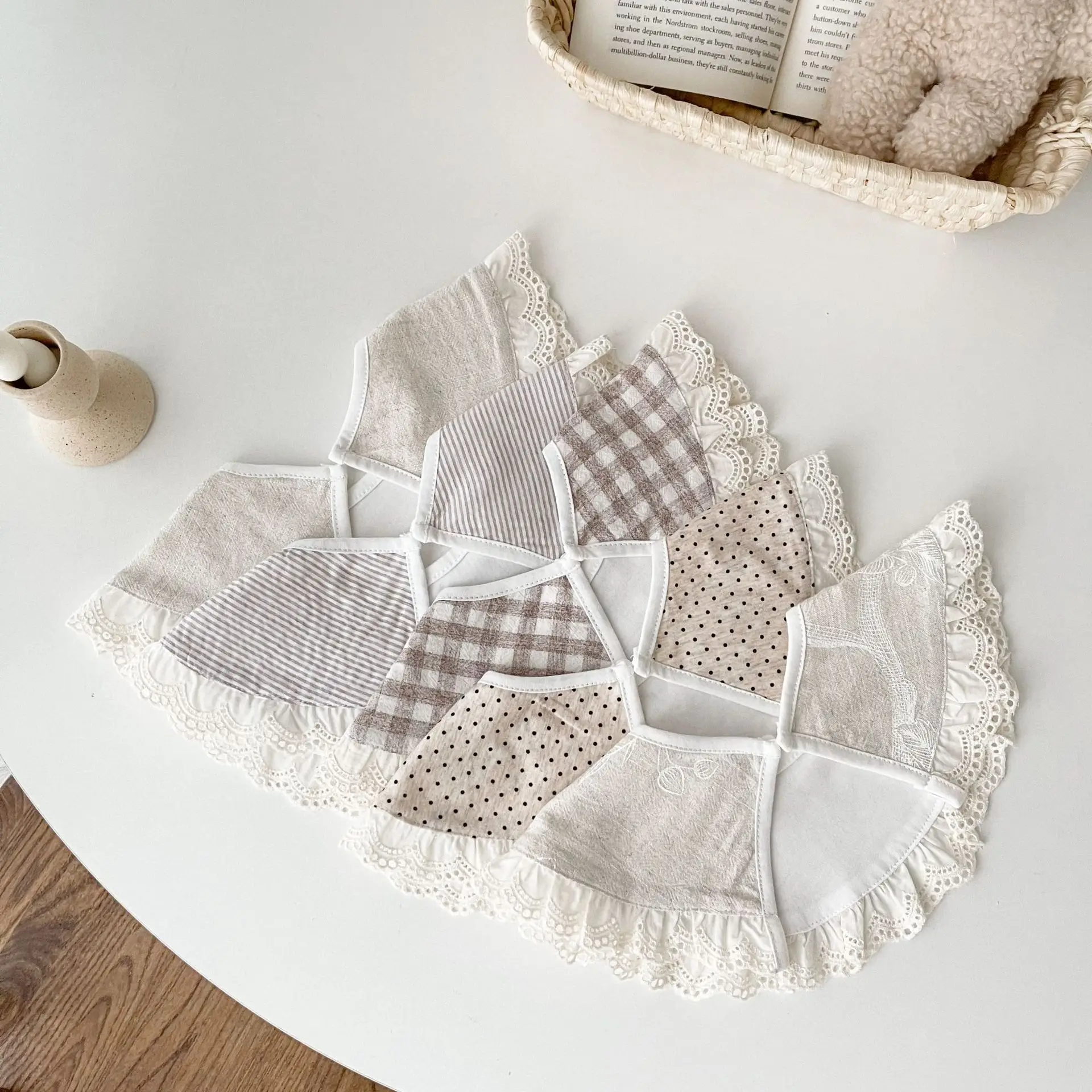 

2023 Newborn Baby Girls Cotton Linen Lace Ruffle Bibs Infant Plaid Flower Burp Clothes Toddler Striped Shawl Kids Fake Collar