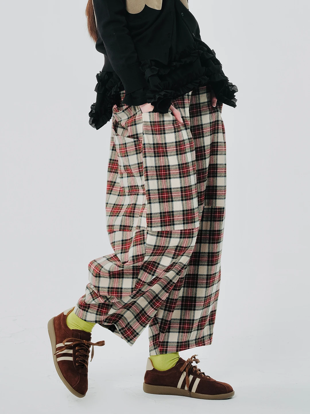 IMAKOKONI original design brown plaid loose casual fashion wide leg pants nine-quarter pants 244549