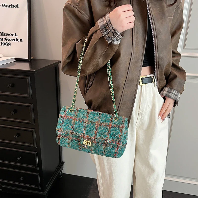 حقيبة دي كتف نسائية صغيرة – كروس قماش أنيق