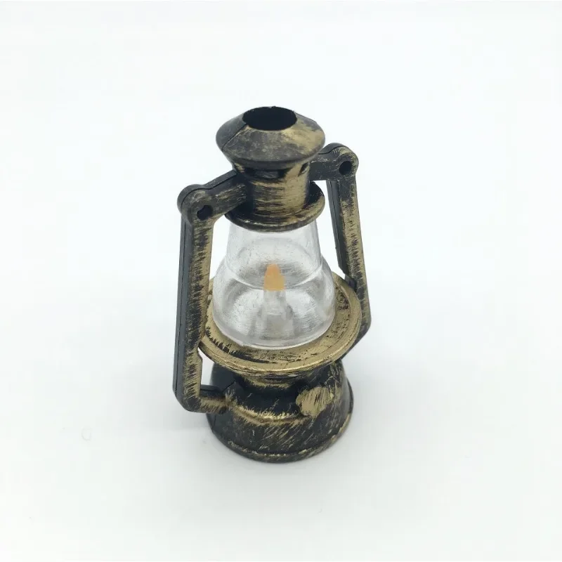 1:6 Lampada a olio in miniatura in scala stile retrò Accessori per casa delle bambole Mini lanterna leggera Micro paesaggio Decor Scena Ornamenti Decor