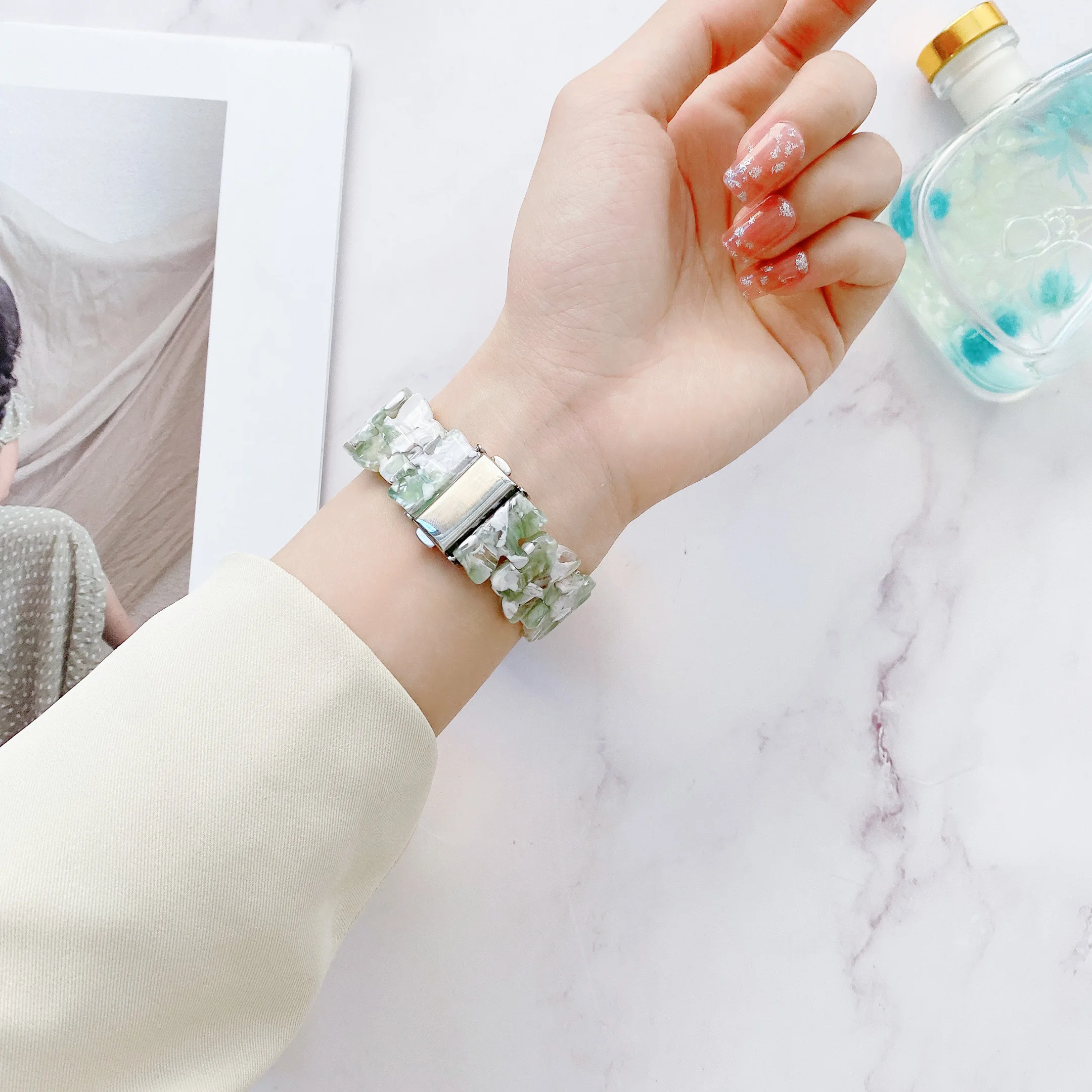 Resin Strap For Apple Watch Ultra 49mm 8 7 45mm 41mm 6 5 4 SE 44mm 40mm Women Butterfly Style Wristband For iWatch 3 42mm 38mm