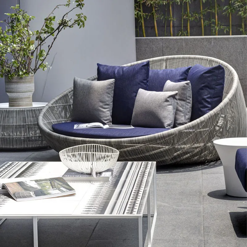 Outdoorrattanbedoutdoorterraceleisuresofaroundbed.jpg