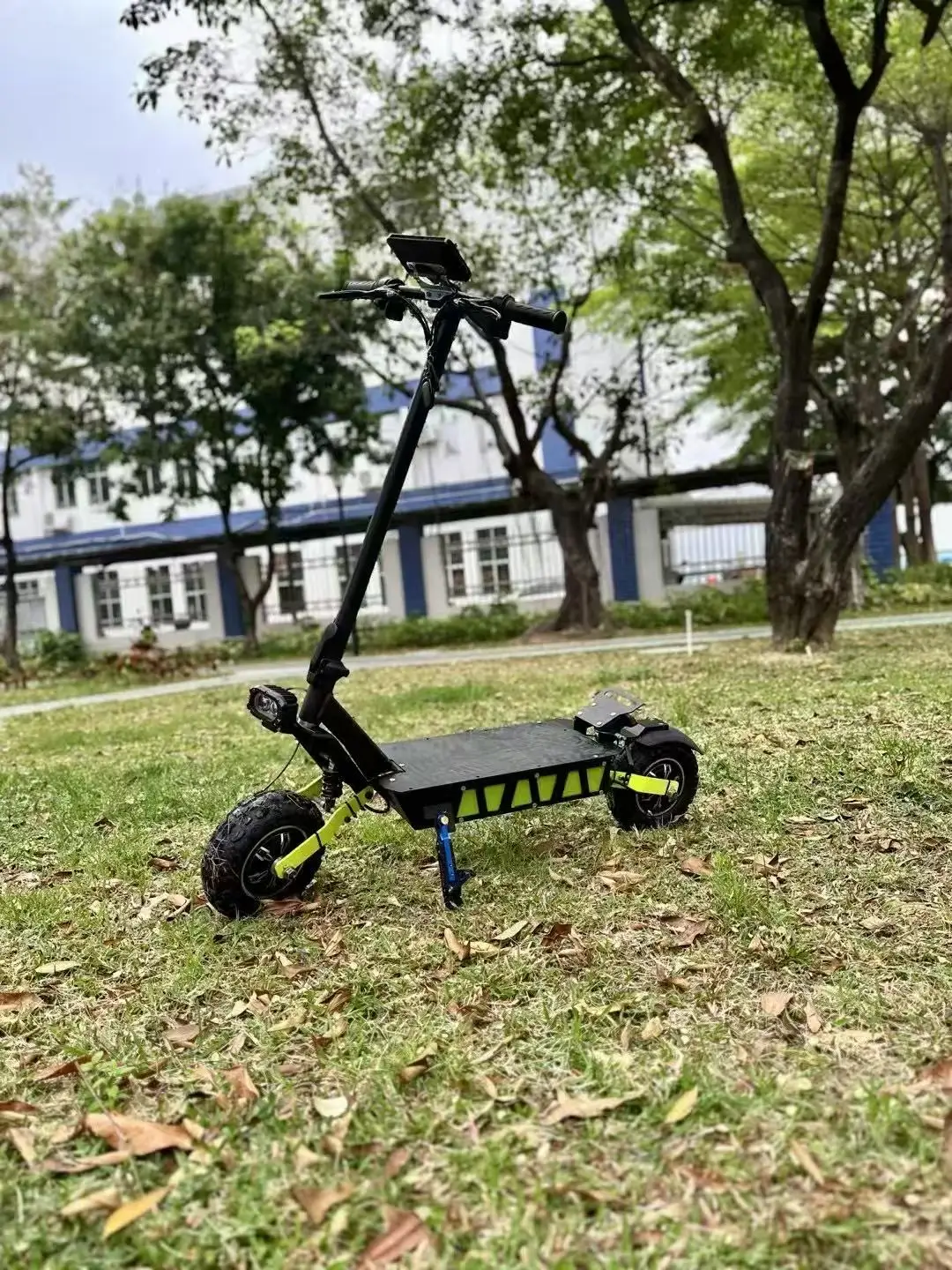 11 Inch 2400W48V Dual Motor Off-road Electric Scooter Segway Top Speed 60-70km/h DGBM