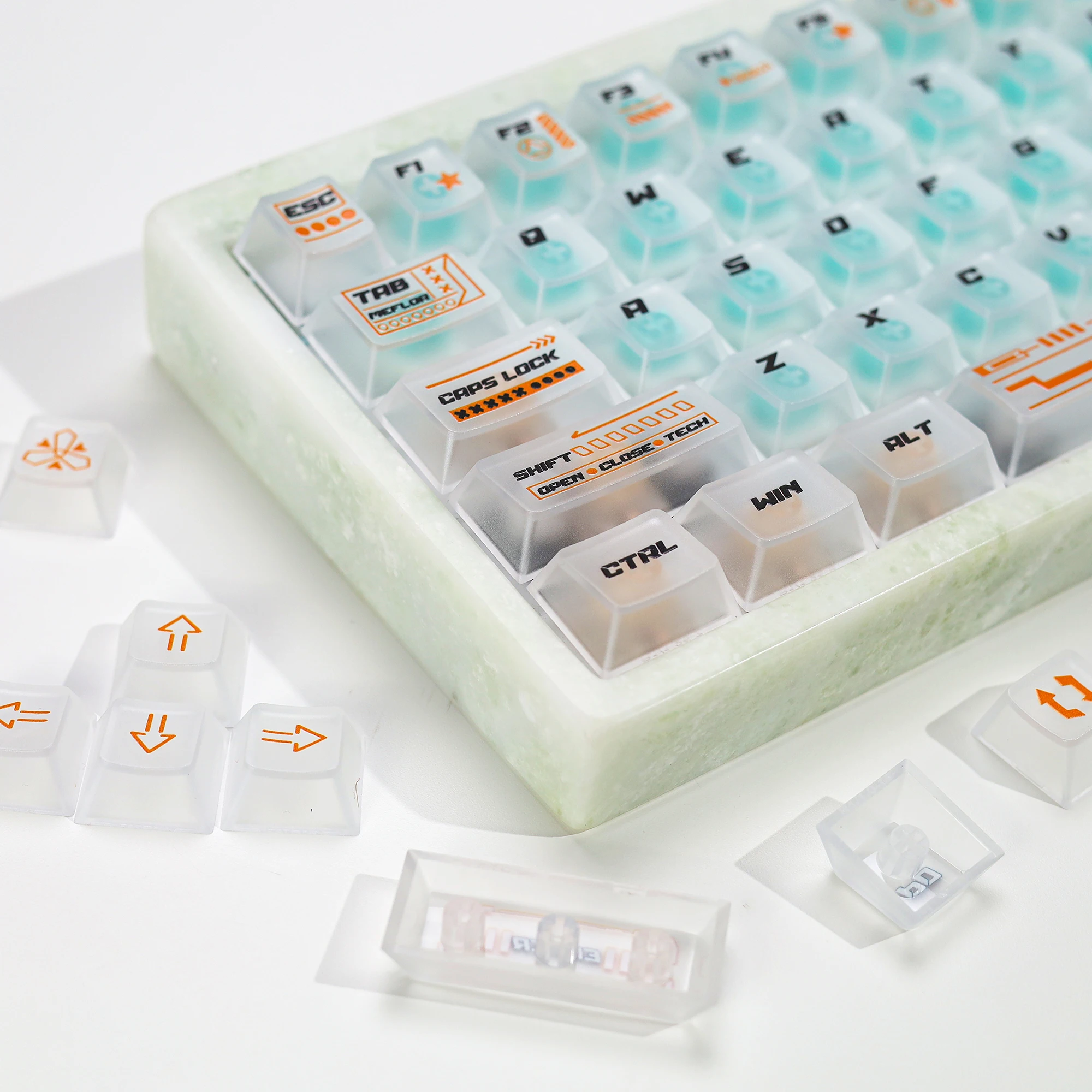 KBDiy Tastenkappe im Cyberpunk-Stil, ISO, weiß, matt, durchscheinend, Kirschprofil, UV-Druck, PC-Tastenkappen für 60 mechanische Gaming-Tastaturen – Detail 20