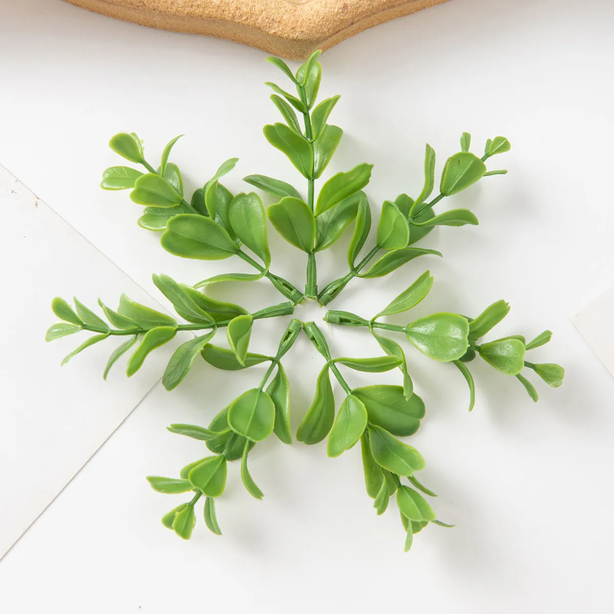 50 Stück künstliche Pflanze verlässt Weihnachts feier nach Hause Hochzeit Hintergrund Wand Garten Dekoration Zubehör DIY Candy Box Sammelalbum