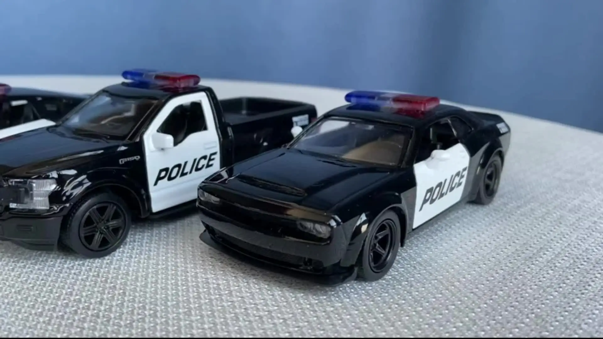1/36 игрушечная модель автомобиля с откатным механизмом Mercedes BMW Porsche VW официальная