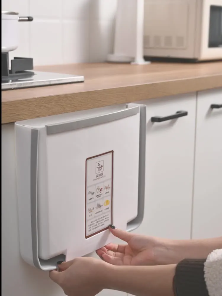 

Wall-mounted Foldable Trash Bin Household Hanging Cabinet Door Hanging Trash Bin Kitchen Plastic Trash Can Hanging Type
