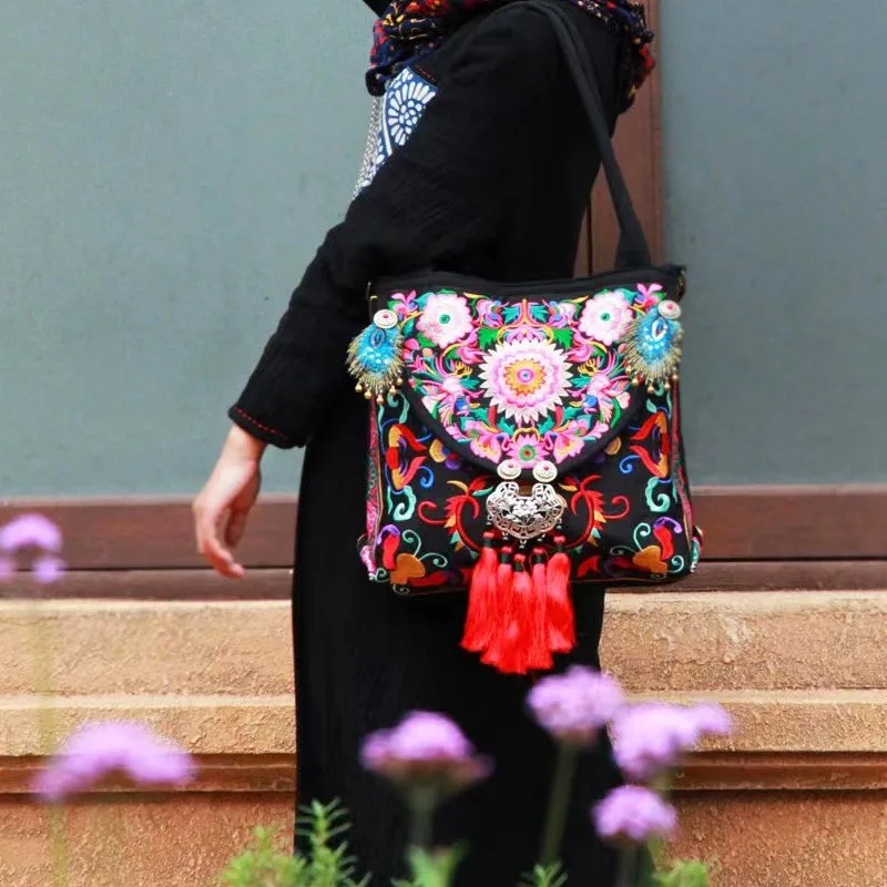 Brand canvas embroidered Women handbags Vintage handmade feather tassel bag National style shoulder messenger bags