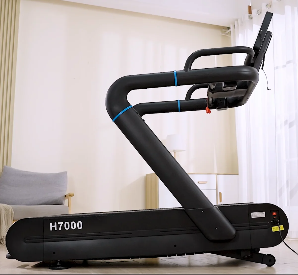 AC Motorized Crawler Treadmill Slat Commercial Treadmill Curved Slat-belt Design That Reduces the Shock of Impact