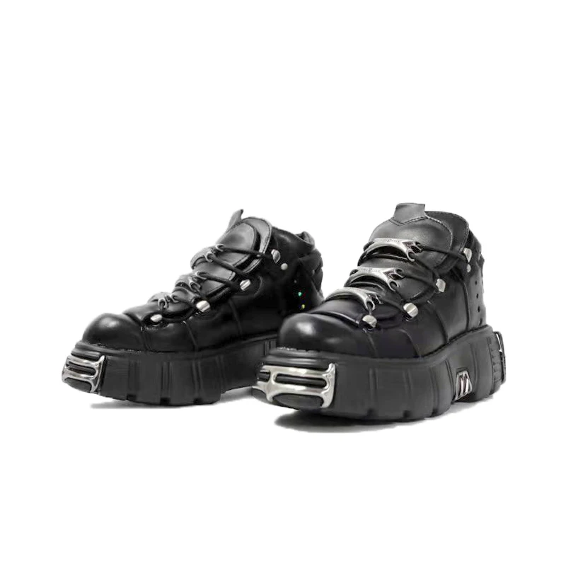 

2023 Spring and Autumn New Men's Low-Top Metal Muffin Bottom Versatile Increased Thick Bottom round Head Pumps Punk Shoes