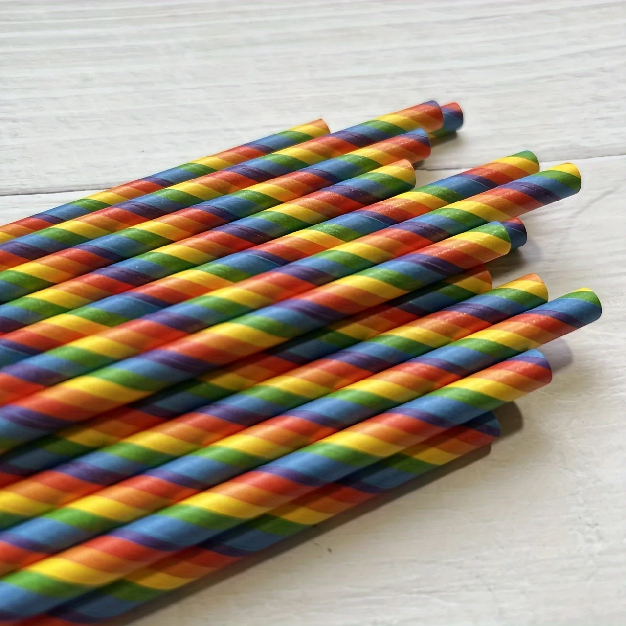 20pcs/pack, Rainbow Stripe Offset Printed Disposable Paper Straws, Table Drinks Disposable Paper Straws for Pride Day Birthday P