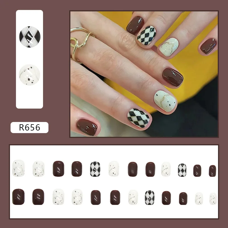 R656 Press On Nails