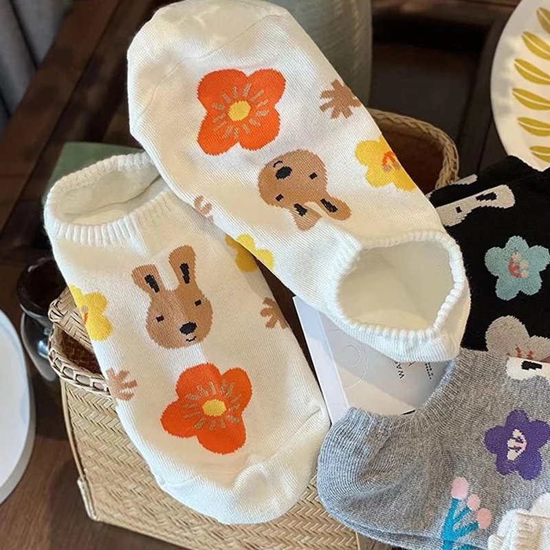 

1pair Cute Sweet Rabbit Print Short Tube Women's Boat Socks Non-slip Shallow Mouth Invisible Socks