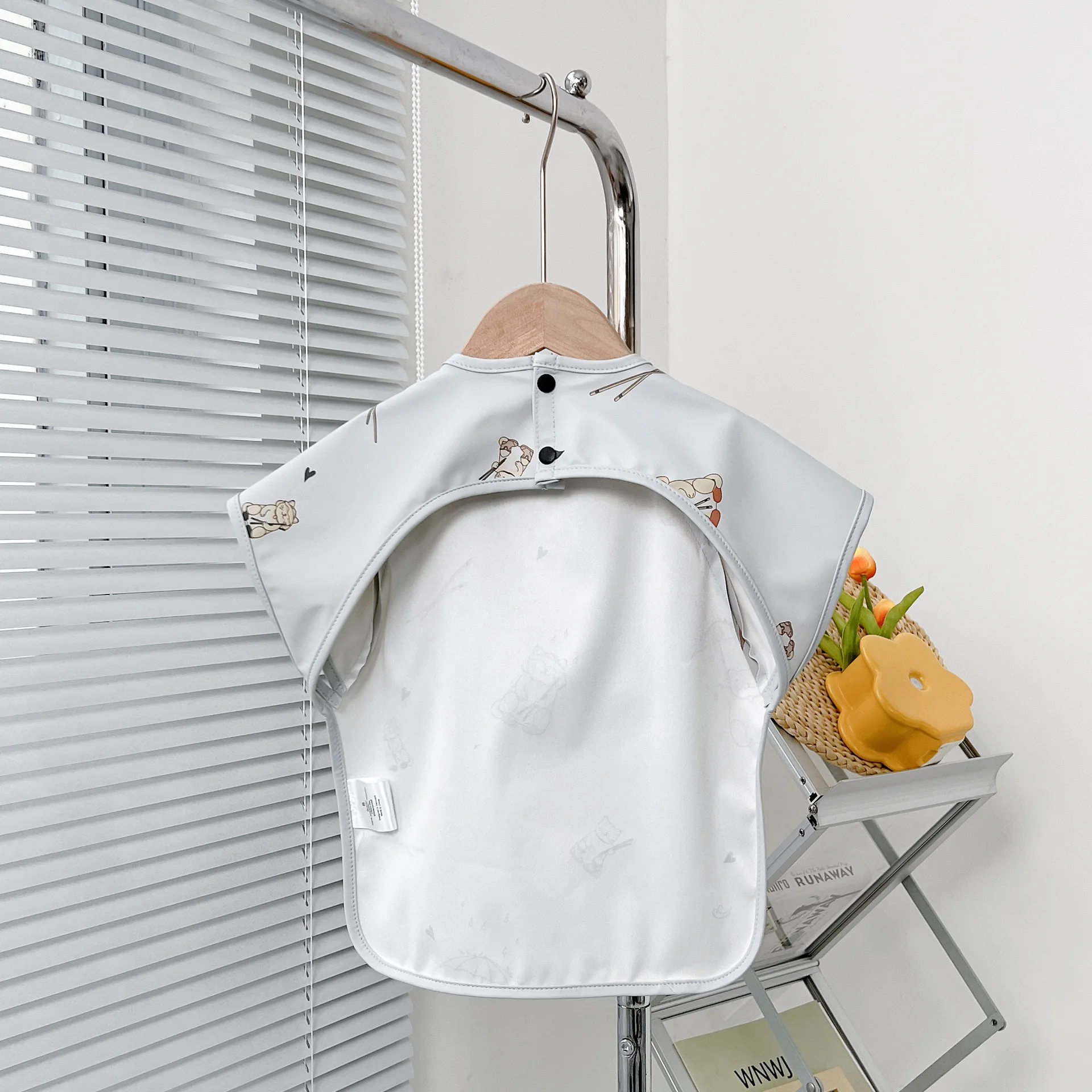 Waterproof PU Infant Sleeveless Bib Baby Feeding Bib Kids Apron Bibs Newborn Burp Cloths for Children Painting Art Smock 3