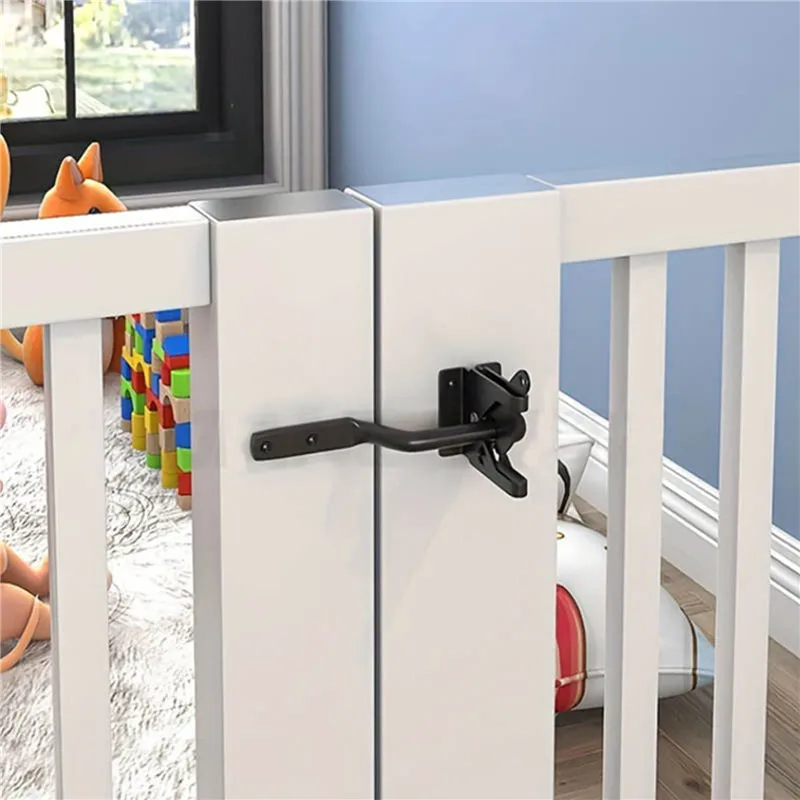 Self-Locking Gate Latch Carbon Steel Post Mounted Fence Gate Latch Heavy Duty Automatic Gravity Lever Locking Fence door latch