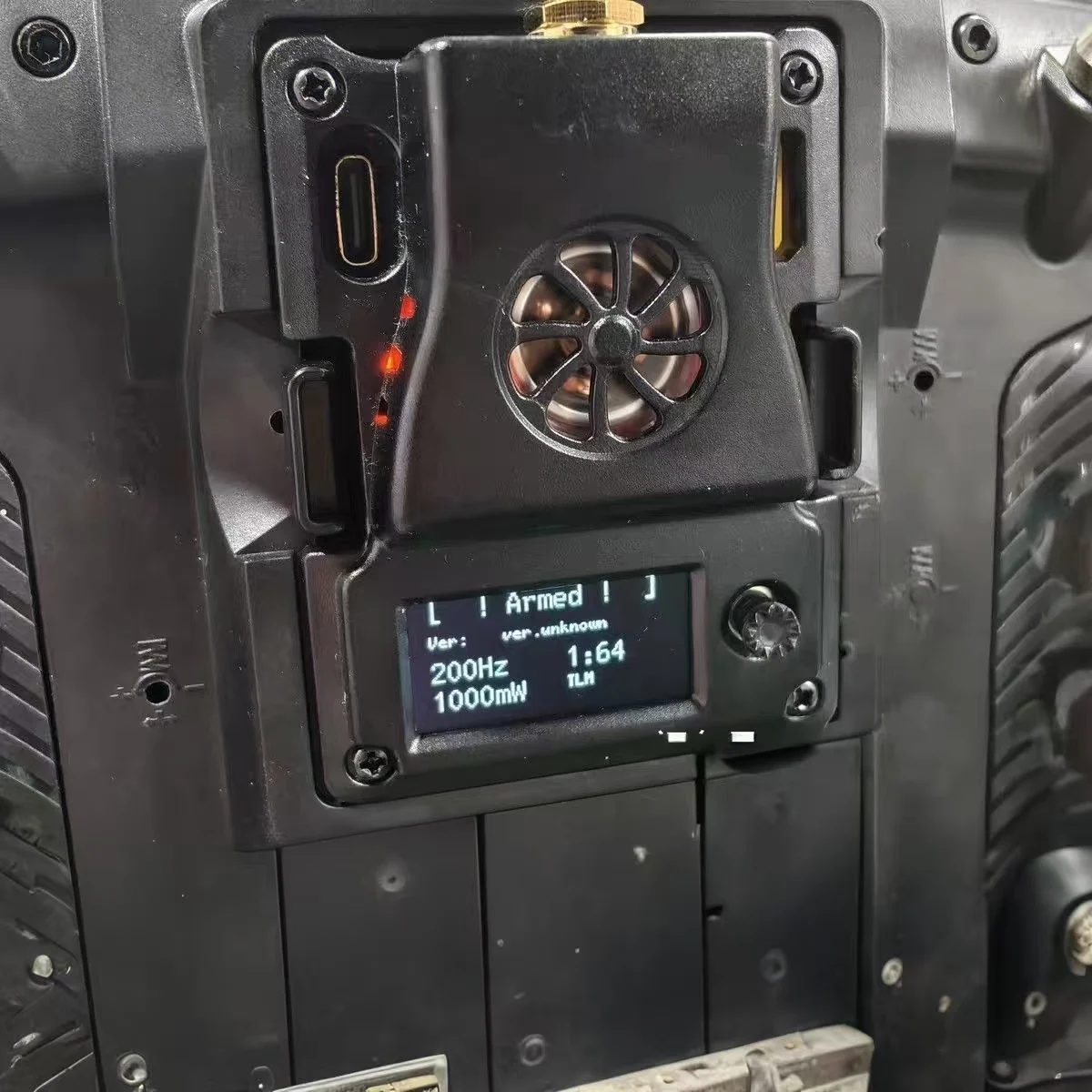 Vue de dessus du récepteur ELRS 915MHz VRX pour drone FPV, portée longue distance.