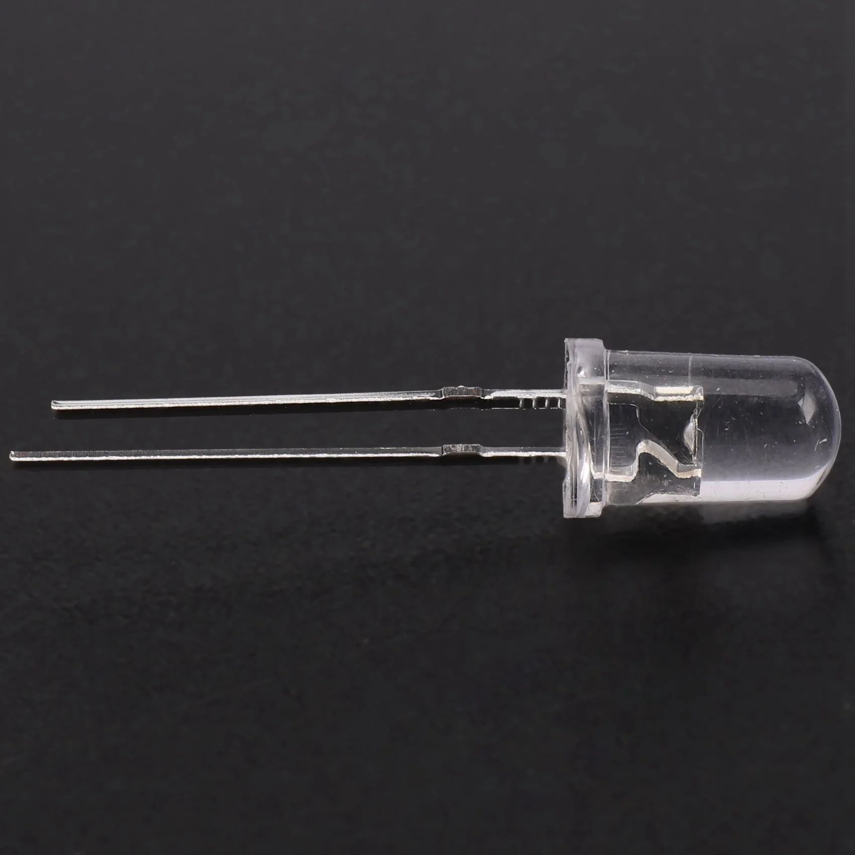 

100 pcs 5mm White LED Diode Lights DC 3V 20mA Bulb Lamps Electronics Components Light Emitting Diodes