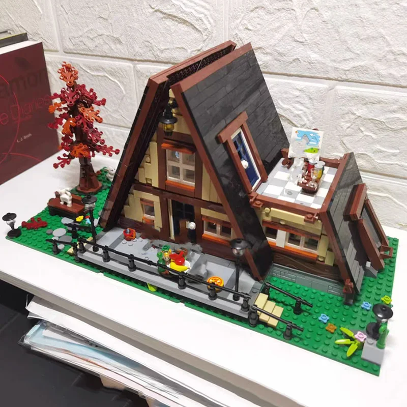 

3D Model DIY Mini Blocks Bricks Building Triangular Forest Tree House Villa Yard Wooden House Toy for Children