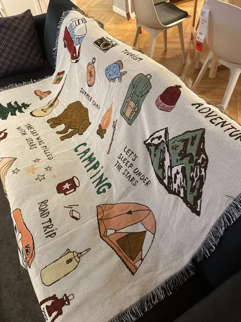 다양한 장소에서 활용 가능한 캠핑 태피스트리