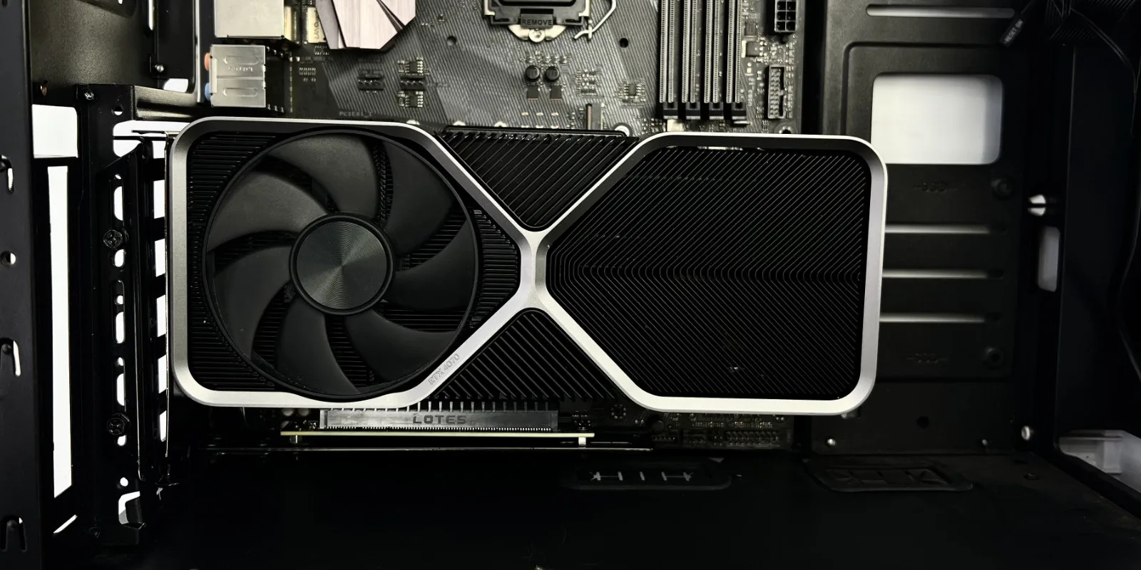 Verlängerungskabel PCI-E 4.0 Grafikkarte PCIe 4.0 x16 Gen4 256 Gbit/s 90 ° für RTX4090 RX7900xtx GPU-Verlängerungskabel für ATX-Chassis – Detail 9