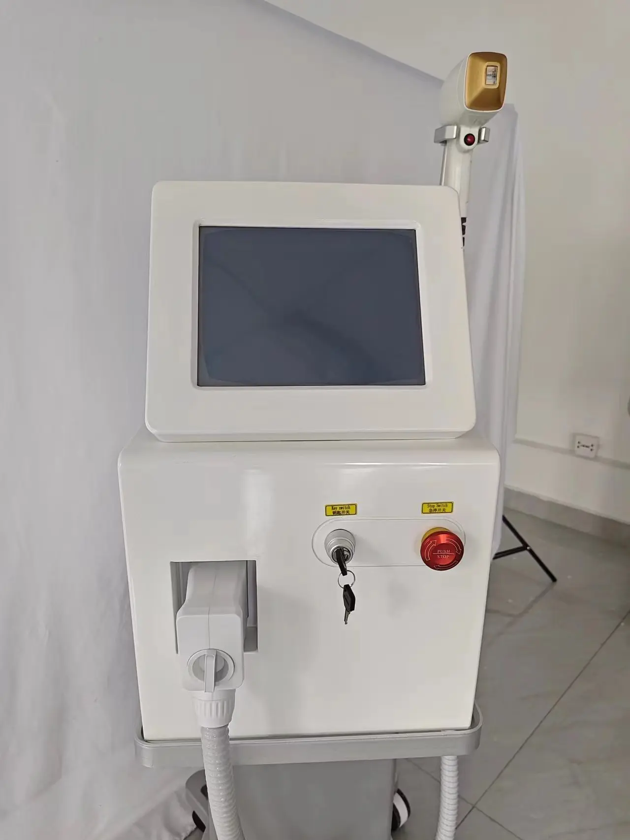 2000W Professional 808nm Diode Laser Hair Removal Machine 3 Wavelength 755 808 1064 For Whole Body Laser Epilator Salon