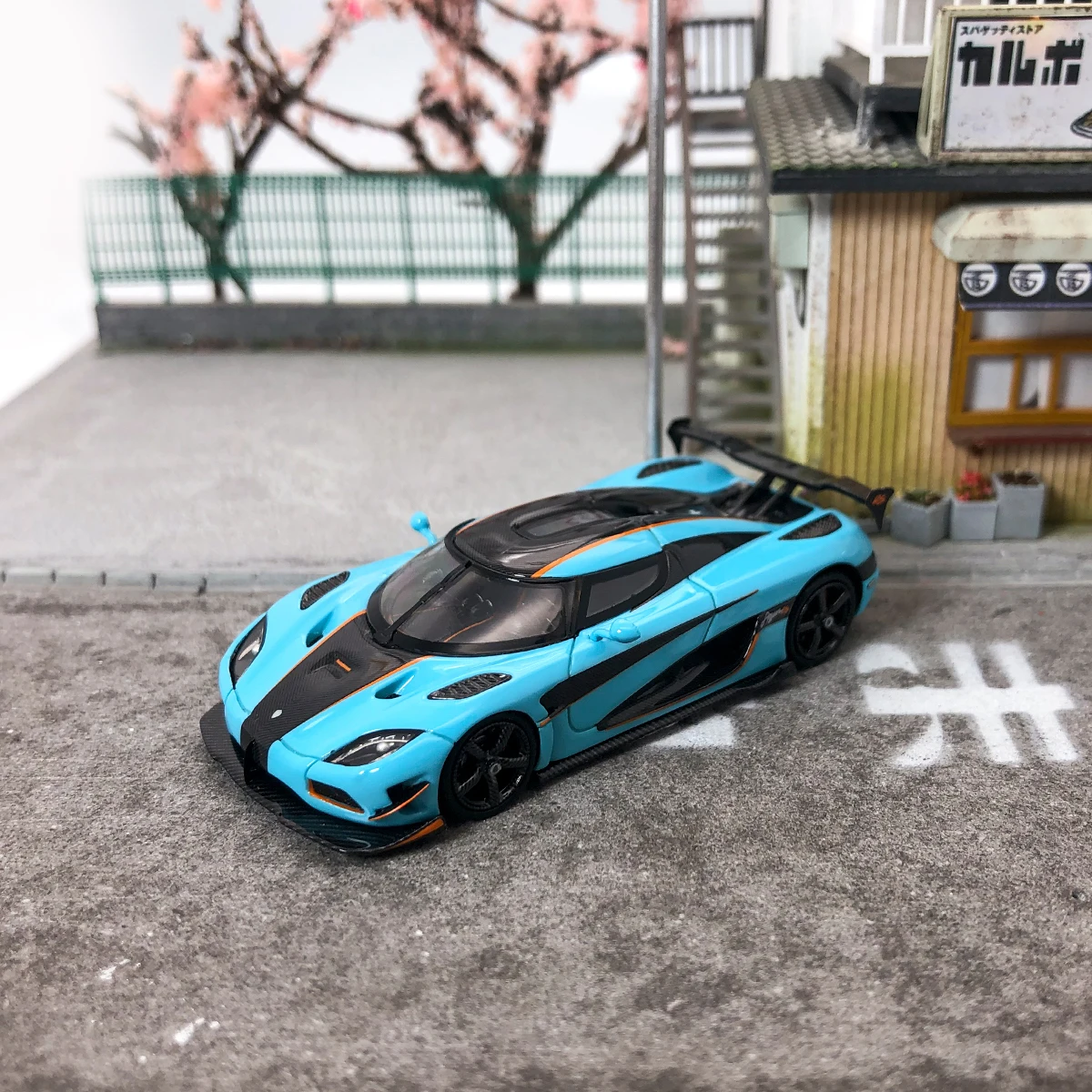 Miniature Koenigsegg Agera RS 1:64 – Marque GRYNING – Résine – Édition Limitée Avec Boîte