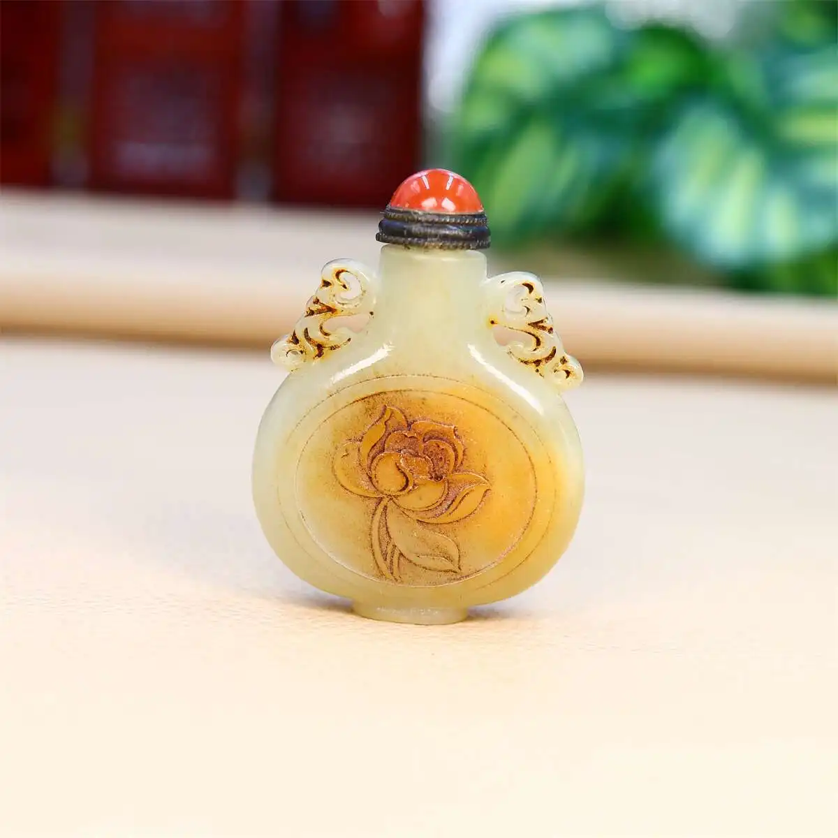 

Hetian Jade Lotus Snuff Bottle Fengshui Collection Nephrite Sculptures Figurines Statuette Gifts