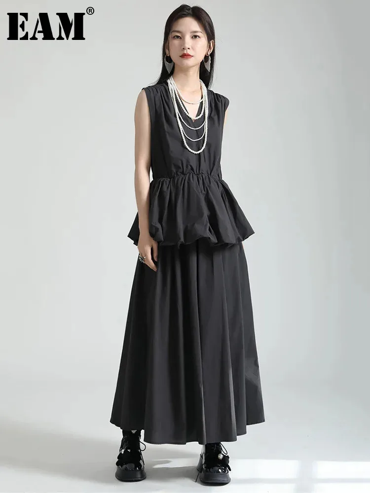 

[EAM] Women Black Pleated Shaped Long Elegant Dress New V-Neck Sleeveless Loose Fit Fashion Tide Spring Summer 2024 1DF7818