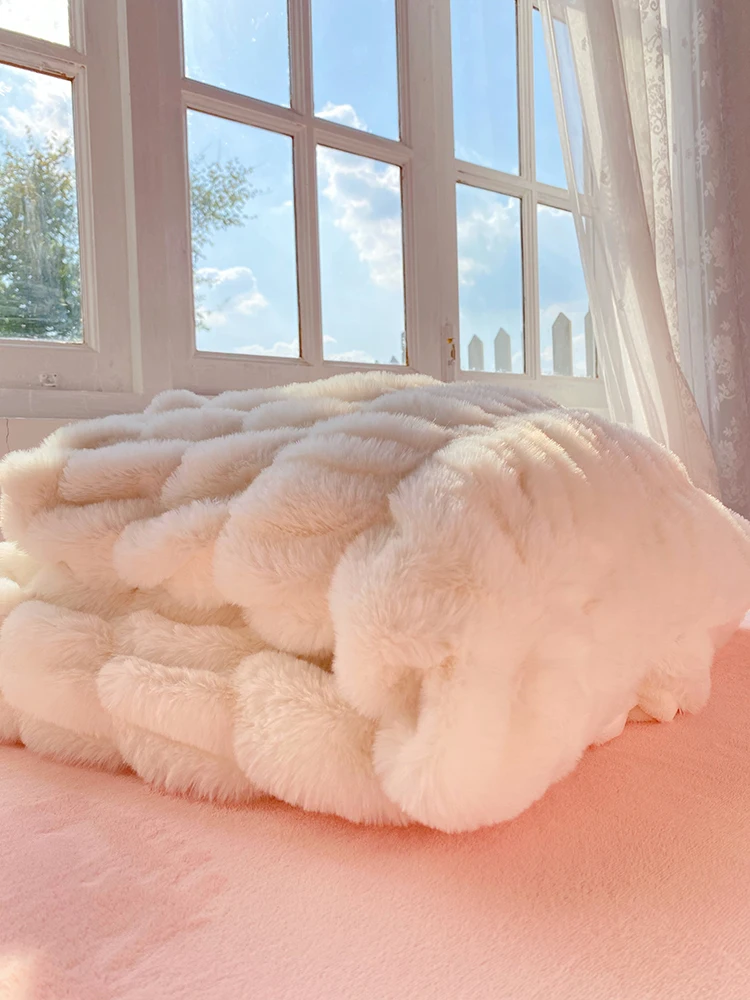 

Winter Milk White Rabbit Plush Blanket Machine Washable Warm Blanket Living Room Sofa Casual Blanket Tailstock Cover Blanket