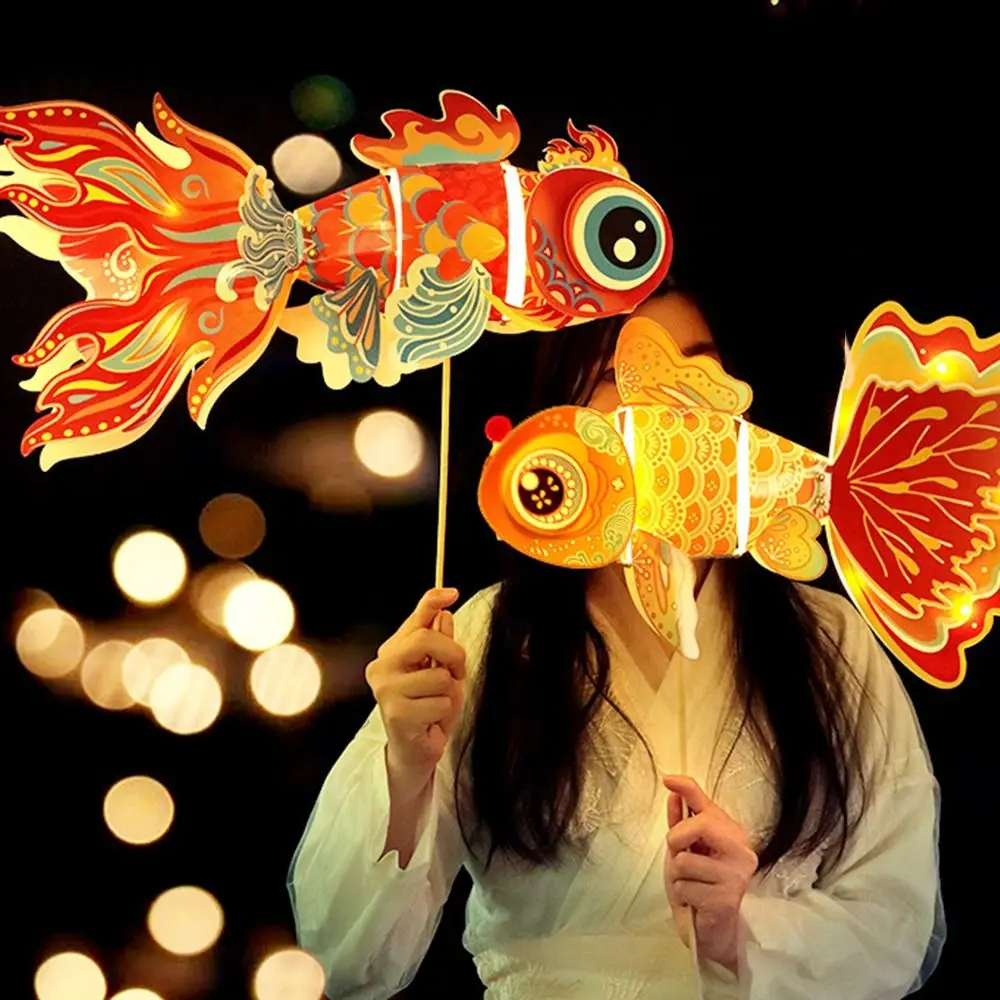 

Luminous Goldfish Lantern Glowing Handmade Carp Fish Lantern Handheld Chinese Style Mid-Autumn Festival Lantern DIY Props