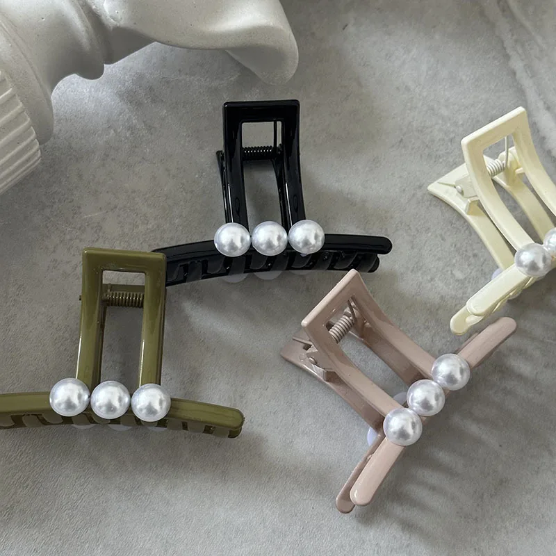 New Pearl Hair Claw Clips Plastic Geometric Solid Color Plastic Bath Shark Clip Clamps Grab Girls Women Hair Accessories