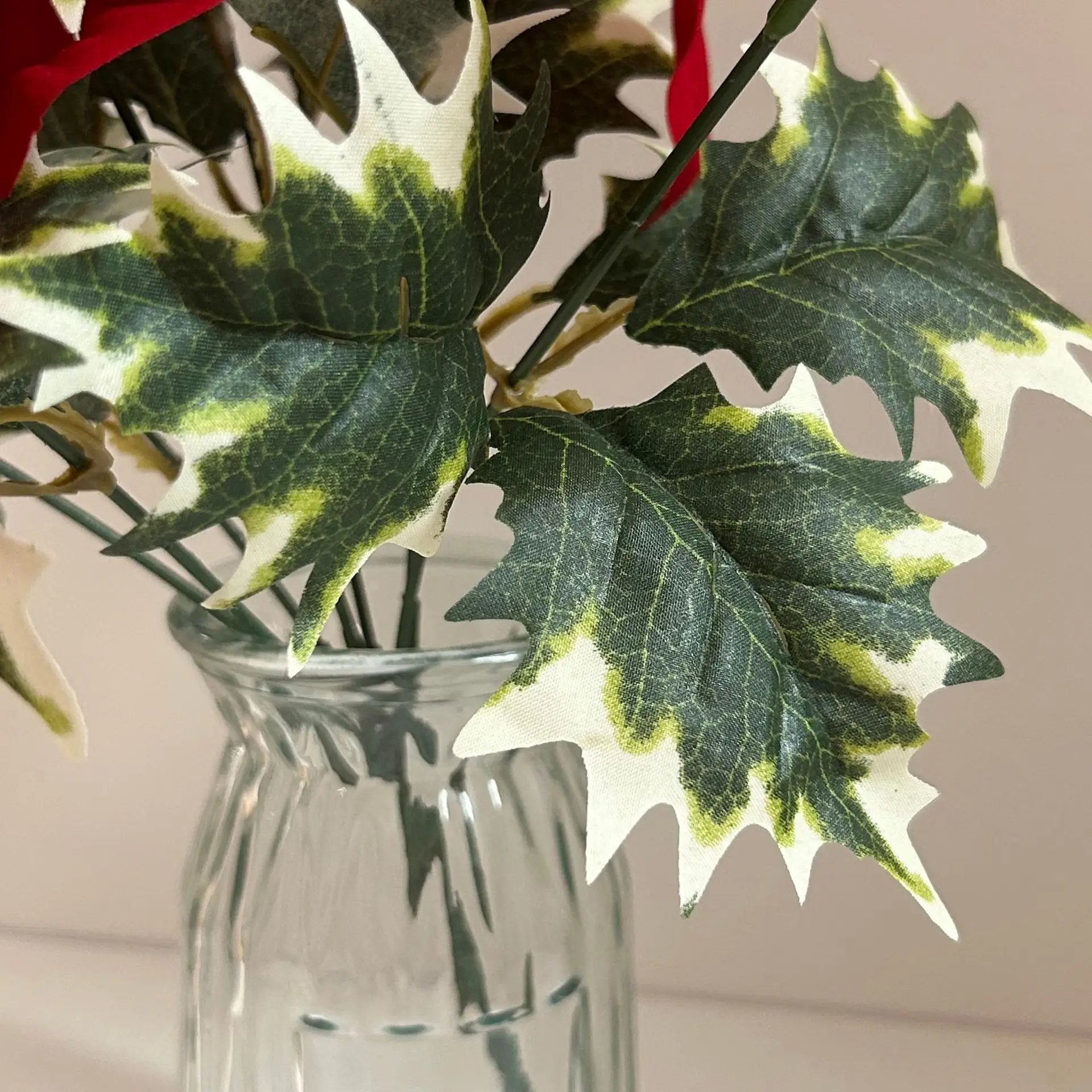 1-3PCS Weihnachten Simulation Bouquet Weihnachtsstern Flanell Blütenkopf Kiefernnadel Weihnachtskugel Weihnachtsdekoration Weihnachten rot – Detail 14