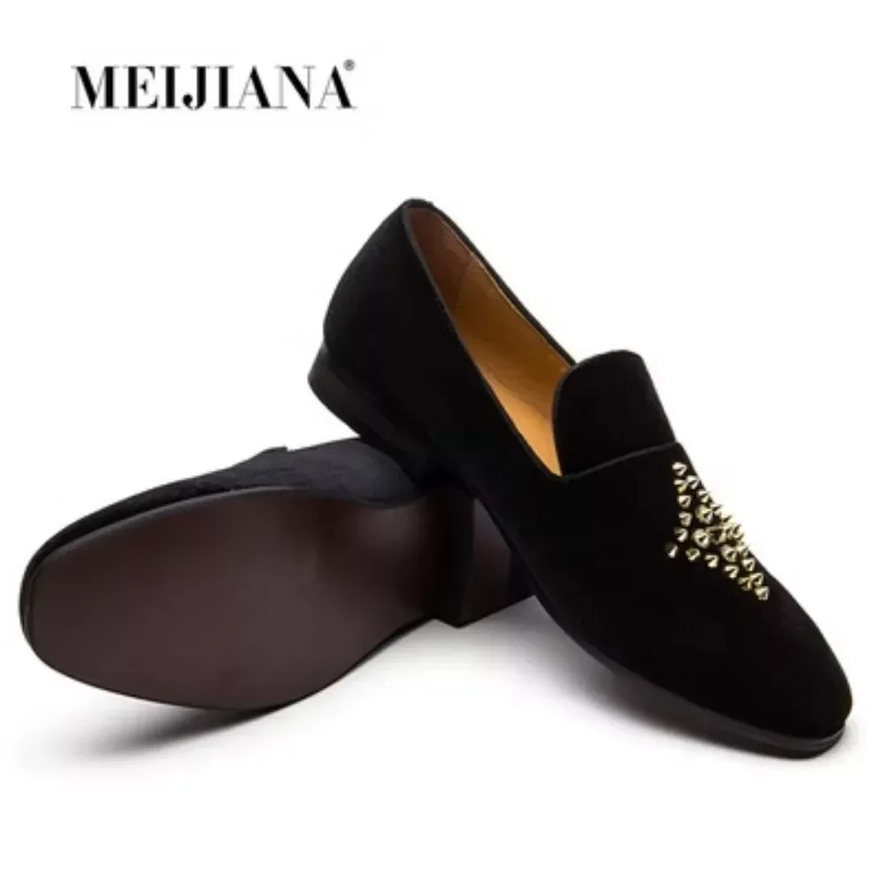 

2024 Men Dress Shoes Wedding Party Shoes Loafers Fashion Rivet Punk Gold Metal Men Driving Flats Factory Wholesale Dropshiping
