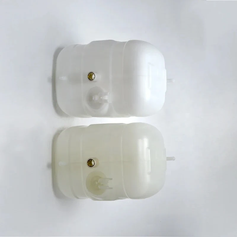 Coolant Tank For VOLVO 17214674 110333366 11110410 15047209 17214676 11110211 4804536 Coolant tank