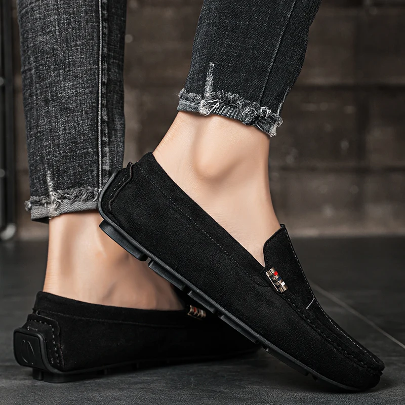 Sports and Leisure Shoes Lightweight Sewn Business and Leisure Suede Youthful Trend Flat Heels Social