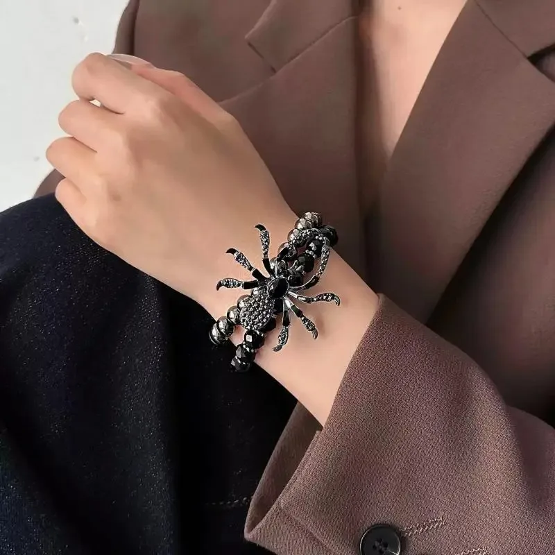 Punk Gothic Black Crystal Spider Bead Bracelet for Women Men Exaggerated Animal Handmade Halloween Party Jewelry Gift