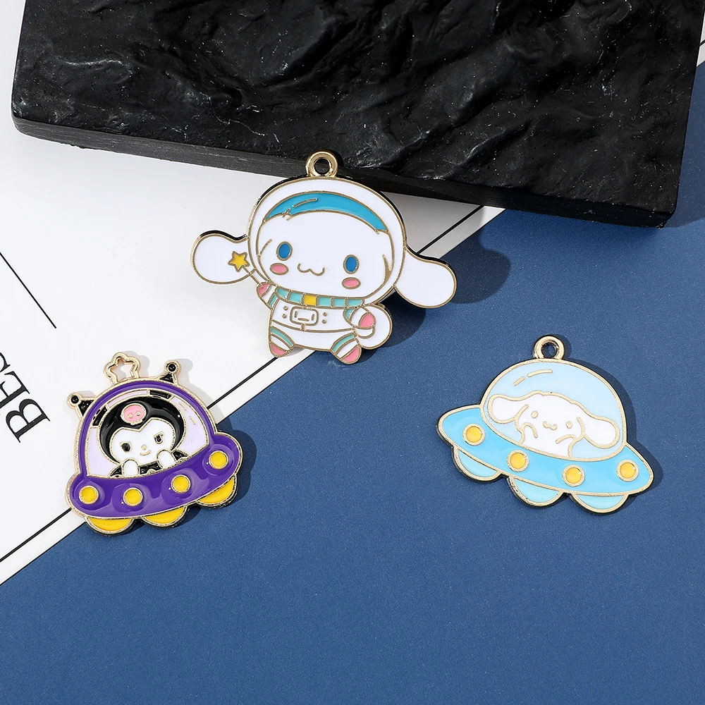 

Wholesale 10pcs Sanrio Small Charms for Jewelry Making Cartoon Kuromi Cinnamoroll Charm Diy Earring Necklace Bracelet