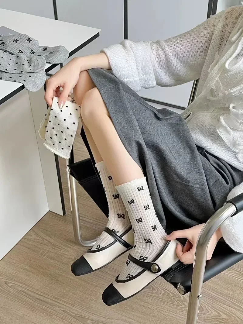 Description Picture 4 of itemJapanese Hollow Out Long Socks Women Girls Lace Sweet Bow Sock Casual Crew Loose Sox Streetwears Summer Thin Mid-tube Stockings