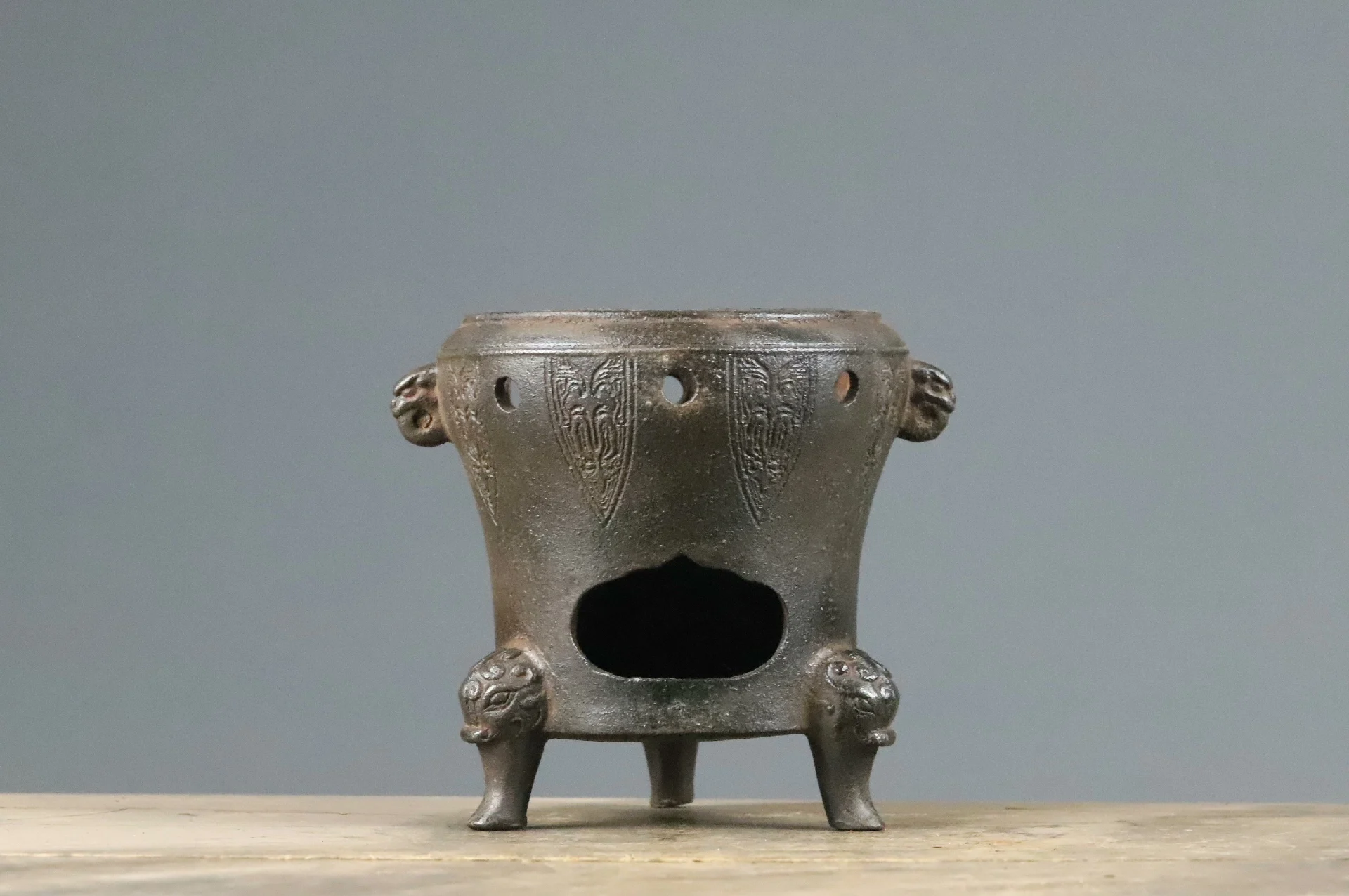 Mini Cast Iron Charcoal Grill 1