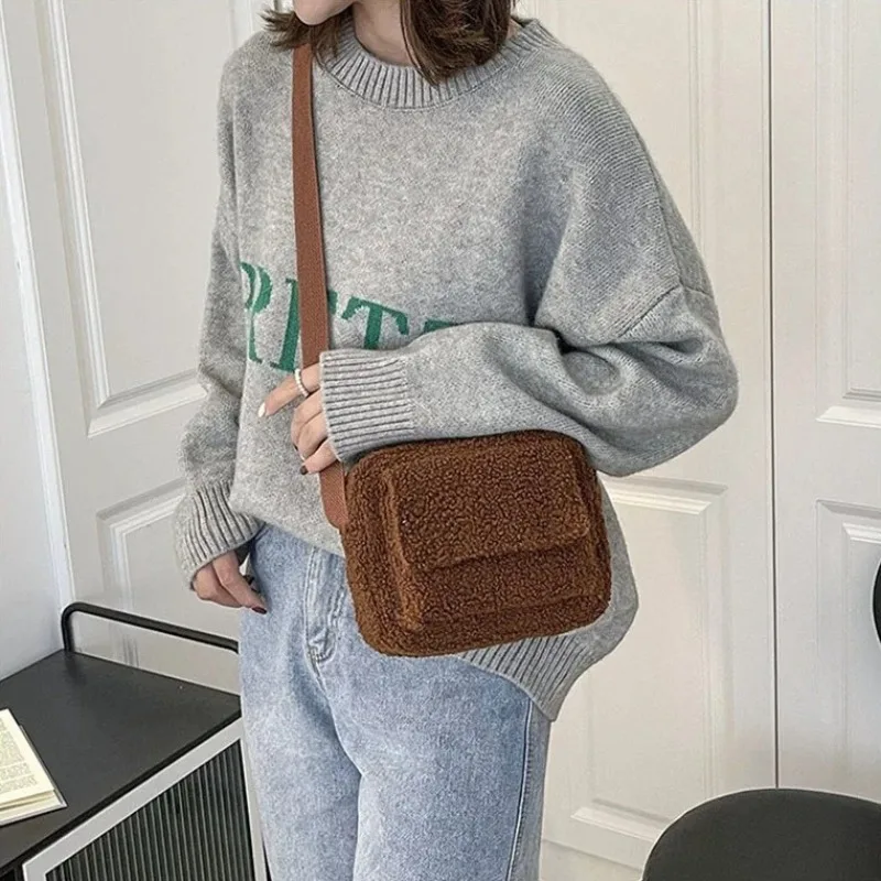 Women's Plush Lambswool Crossbody Bag Soft Faux Fur Shoulder Purse Winter Autumn Cute Fluffy Handbag Designer Mini Bag