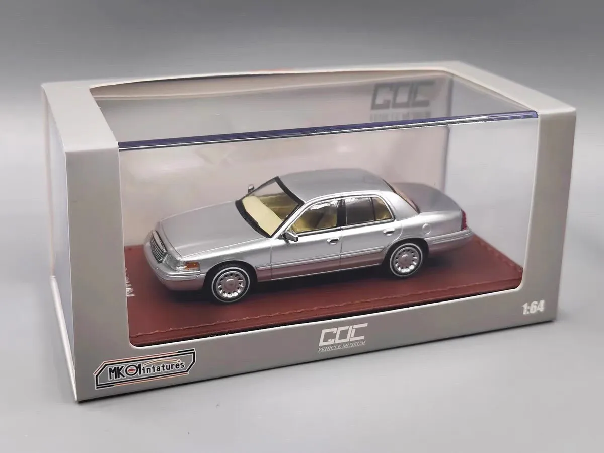 1/64 GOC FORD CROWN VICTORIA フォード　クラウン　白 GOC 1:64 Crown Victoria 2nd Generation Detective Edition Civilian