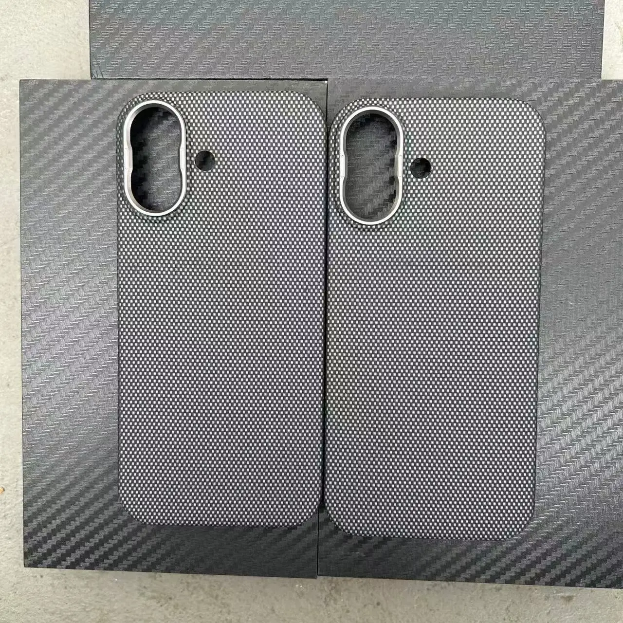 Luxury Kevlar Ultra-Thin Lightweight Phone Case with MagSafe and Anti-Bumping Protection