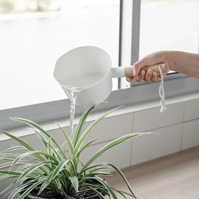 Long Handle Water Scoop Household Durable Thick Plastic Water Scoop Can Hang Bathroom Kitchen Gadget Supplies Cleaning Tool