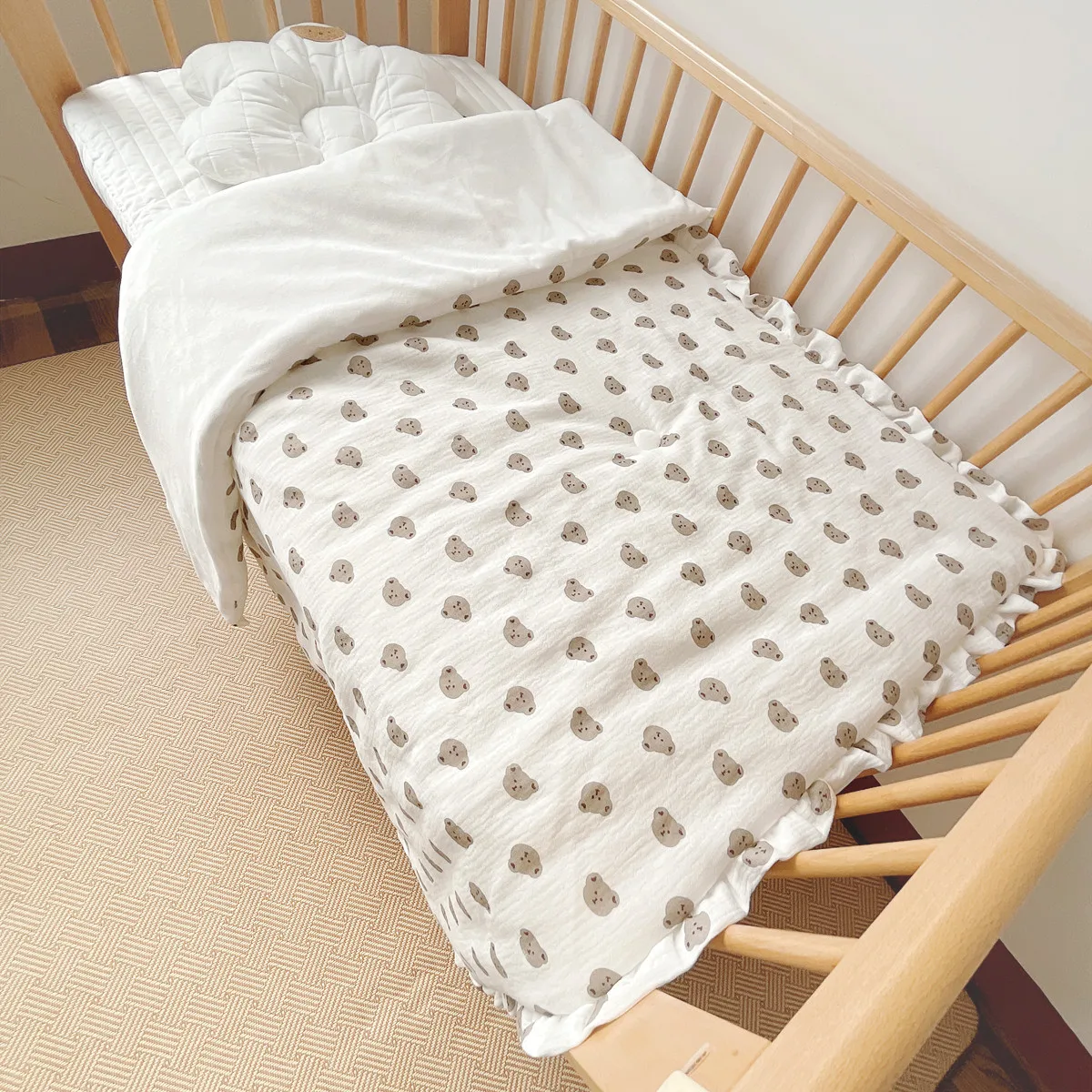Yuan Frost baby bear quilt six layers of crepe seersucker thick spring and autumn and winter quilts air conditioned by four seas