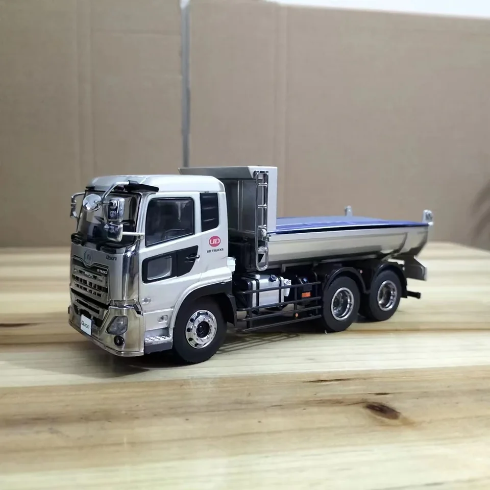Quon トラック 1/43 UD TRUCKS QUON 1/43 UD TRUCKS QUON TRUCK - LIVECARMODEL.com
