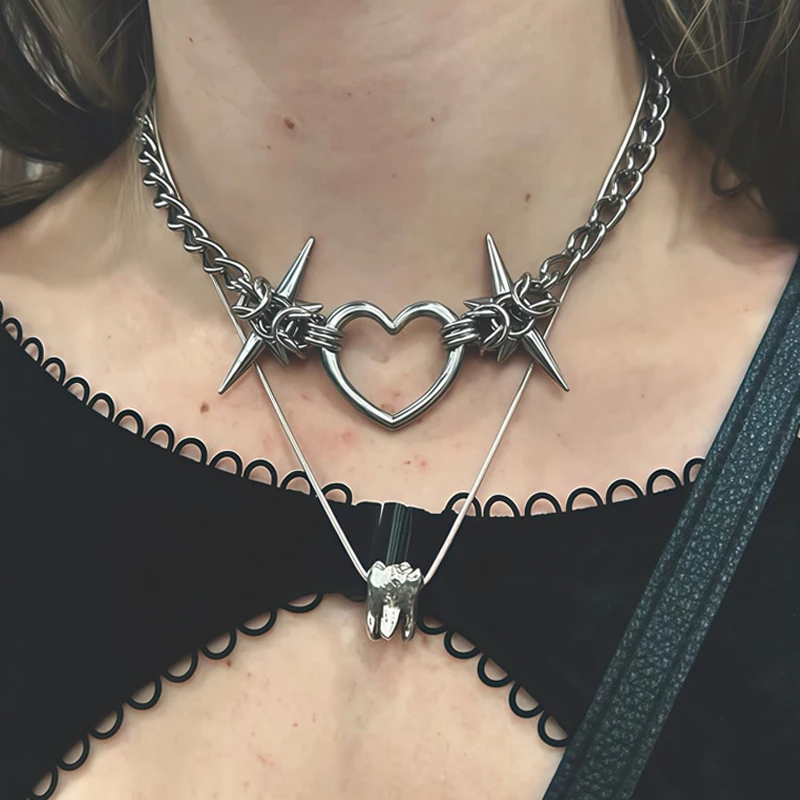 Punk-Schmuck Edelstahl Nieten-Herz-Anhänger Halskette für Frauen Mode Goth Grunge Cool E-Girl Charm Ästhetisches Accessoire