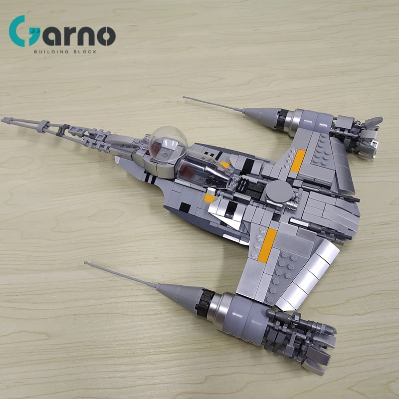 Tanio Garno Space Wars broń Mandalorians Djarin's N-1 Starfighters Spaceship