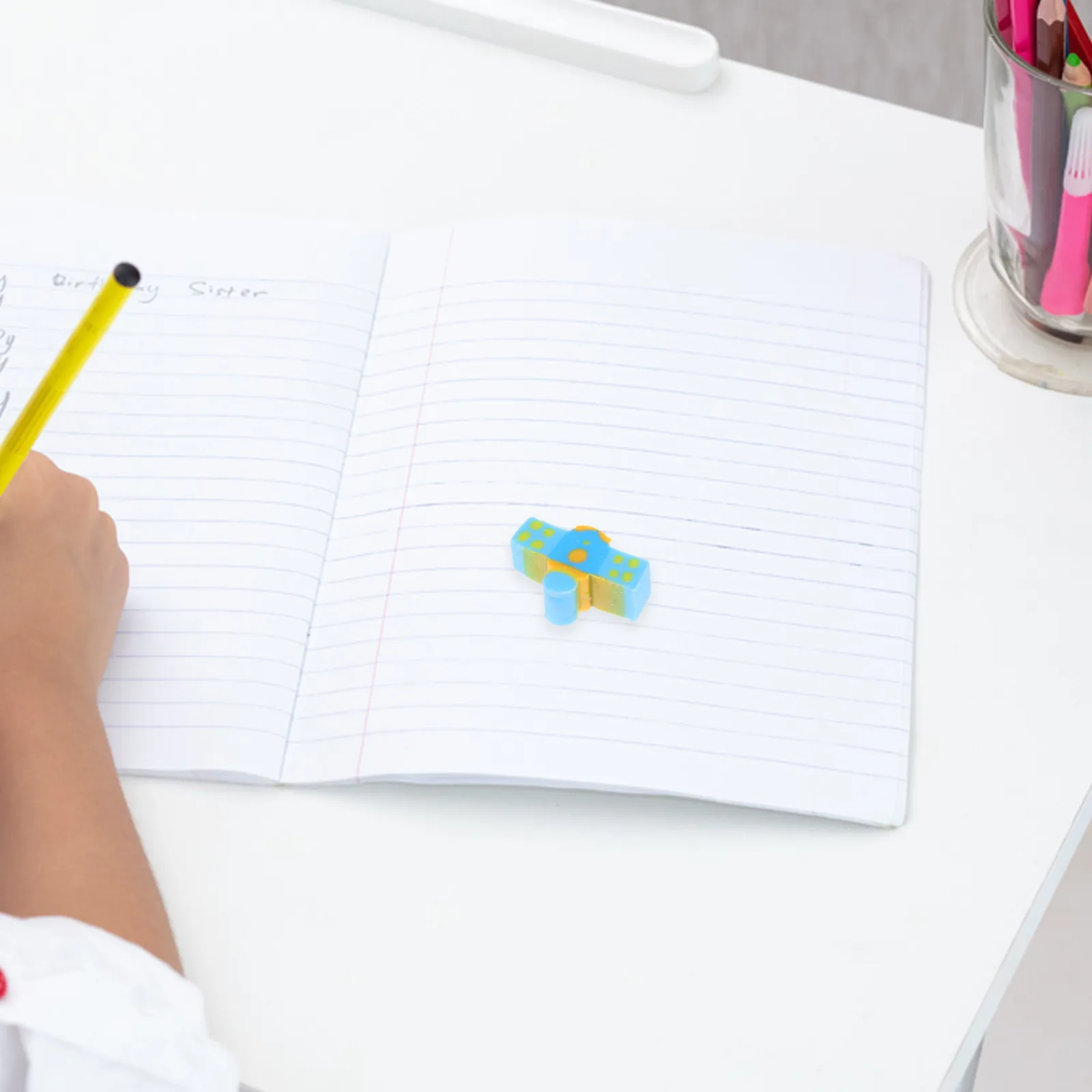 300Pcs 우주 지우개 교실 파티 선물용 미니 귀여운 우주 비행사 지우개 참신한 학교 용품 그림 수정