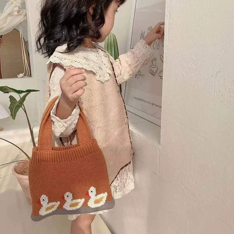 

Children's Knitted Bag Daily Boys' Leisure Versatile Girls' Cartoon Duck Handbag Kids Fashion Shoulder Bag for Snack Toys