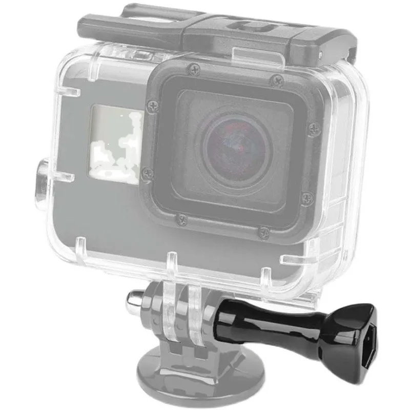 Support GoPro universel pour vélo en gros plan, montrant les sangles de fixation robustes et le mécanisme de serrage